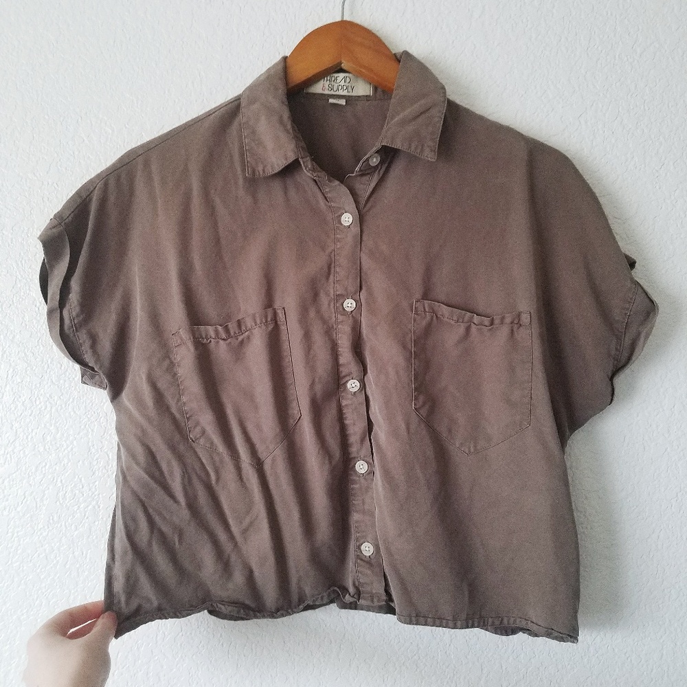 Short sleeve button up